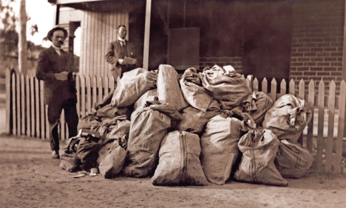 Image Gallery - Bignells Mail Bags at Bsn Railway Station